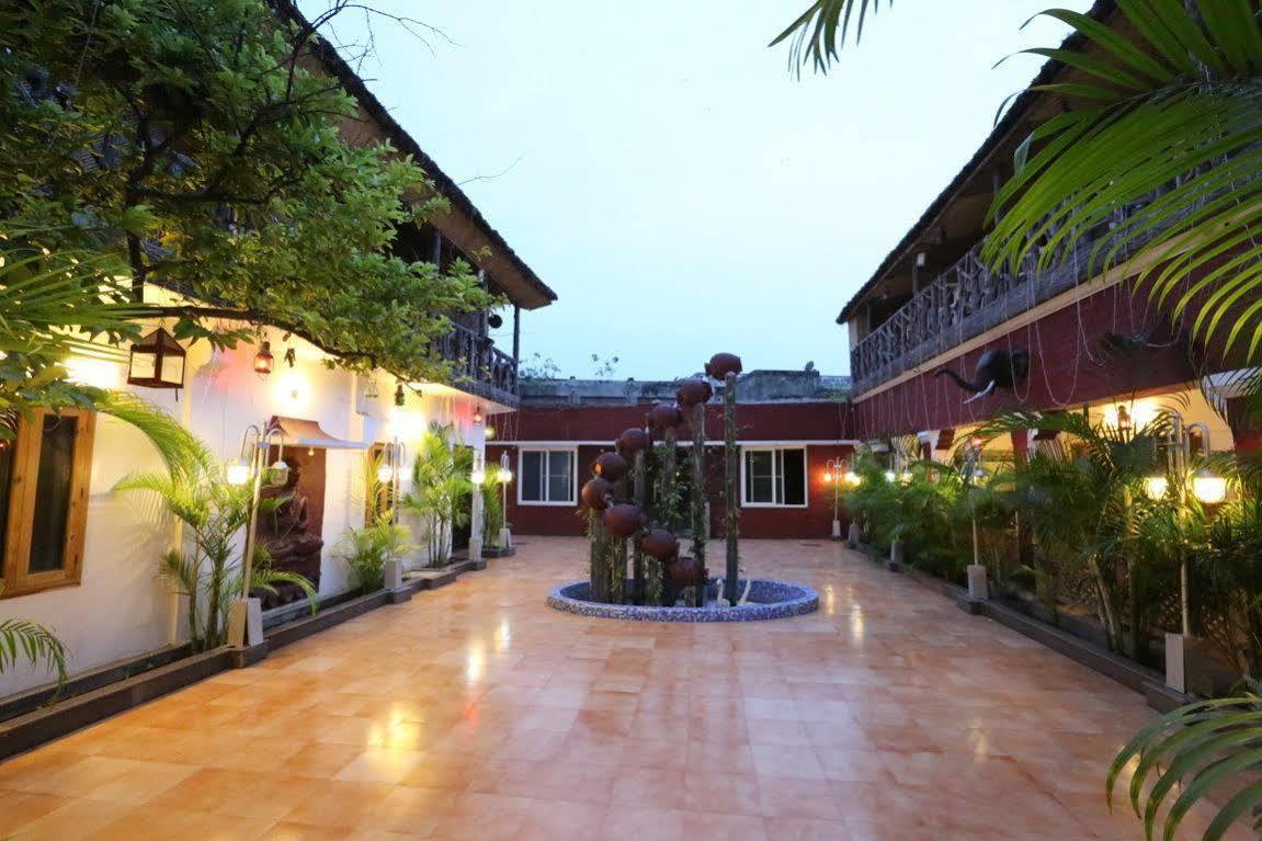 Heritage Hotel Lakhnau Kültér fotó